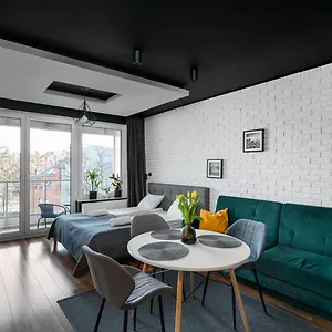 https://apartaments-24-premium-green.hotelswroclaw.com